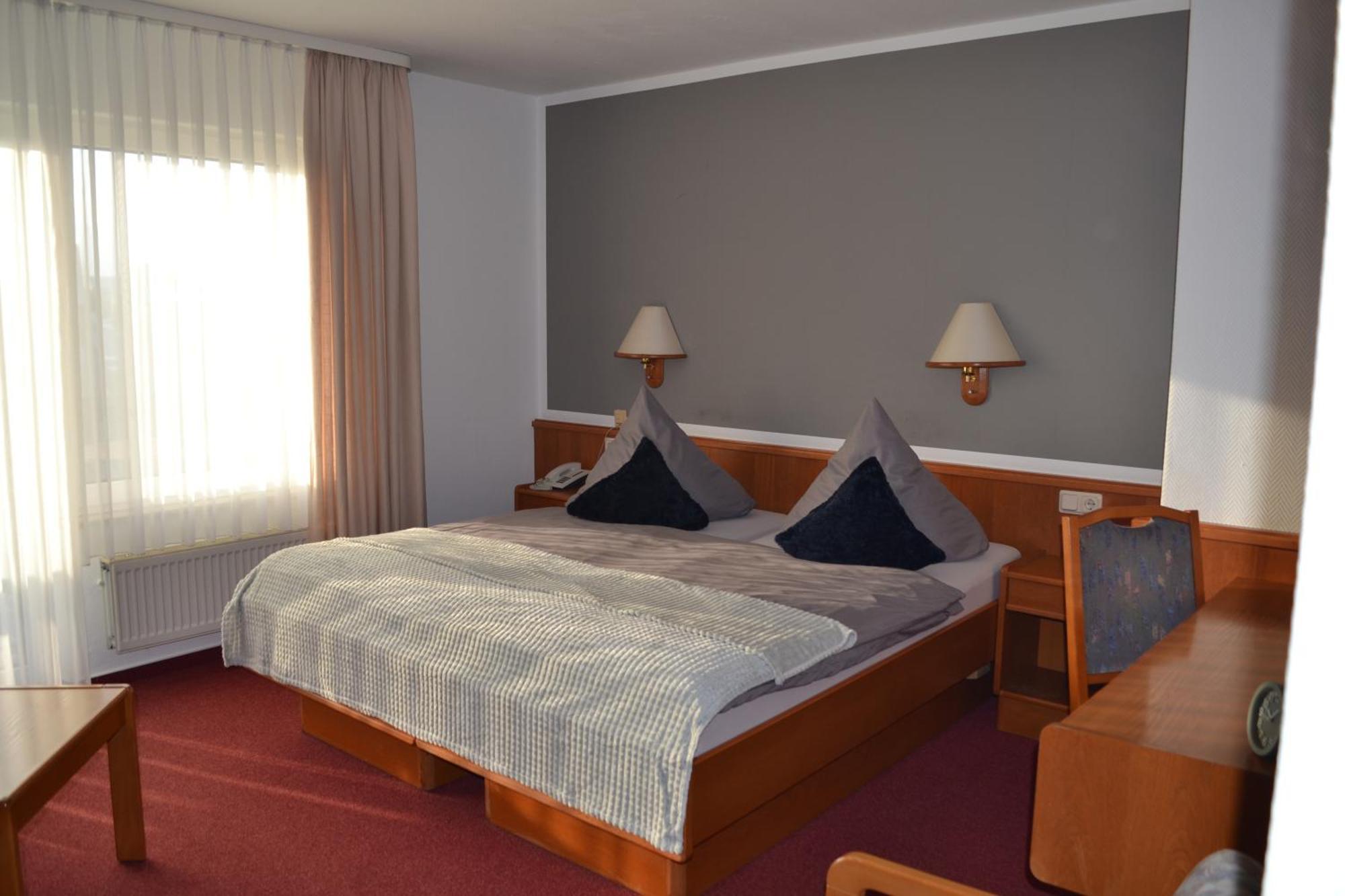ורניגרוד Hotel Blocksberg מראה חיצוני תמונה