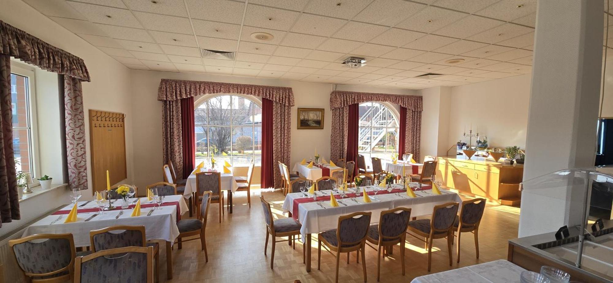 ורניגרוד Hotel Blocksberg מראה חיצוני תמונה